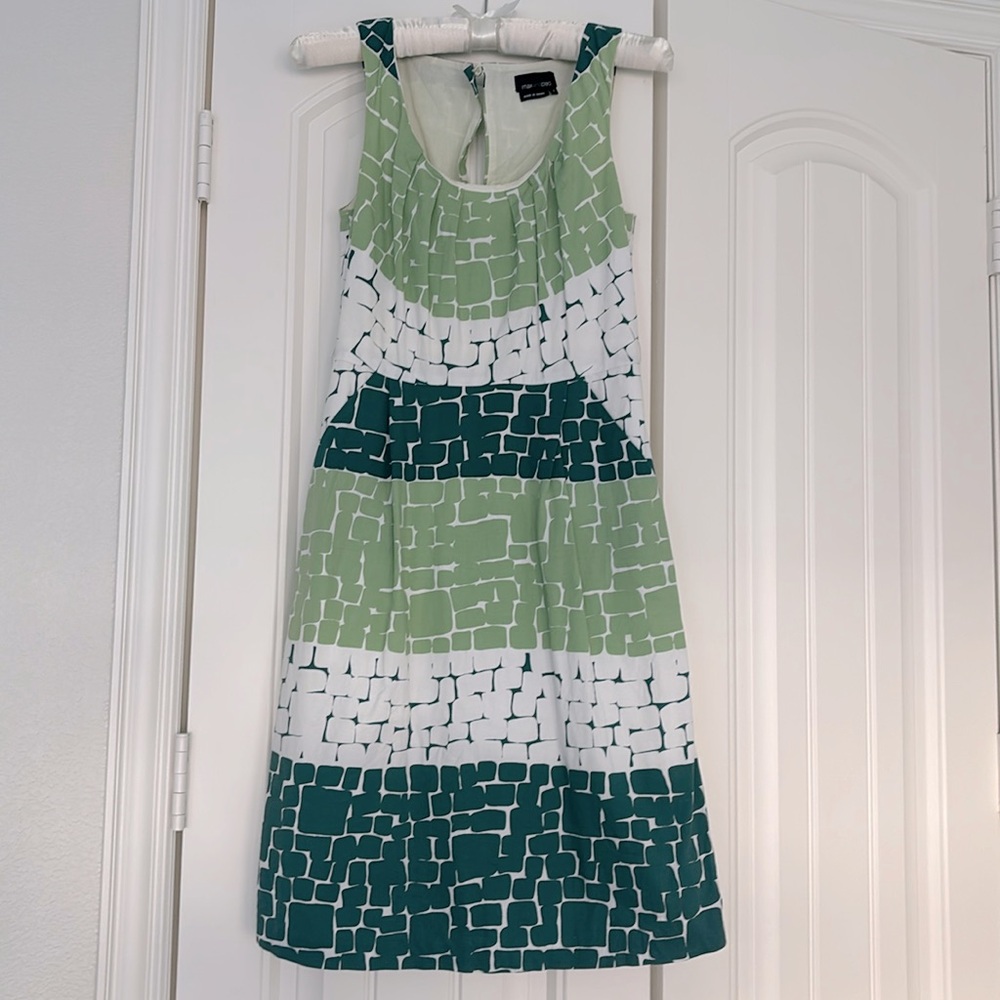 Max & Cleo Green and White Abstract Print Sleeveless Dress